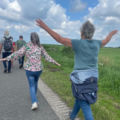 Sfeerimpressie van Jong dementie in beweging en erop uit bij  King Arthur Groep
