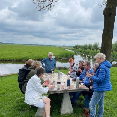 Sfeerimpressie van Jong dementie in beweging en erop uit bij  King Arthur Groep