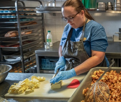 Sfeerimpressie van Lunchcafe bediening of keuken  bij  Moestuin Maarschalkerweerd